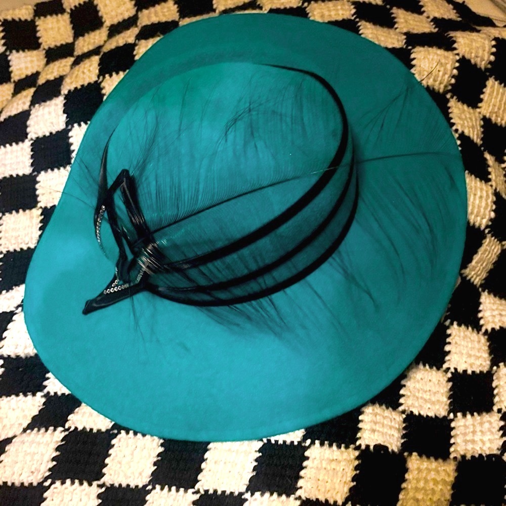 💎Ruth Kropveld 🦚Chateau Creations 🐏vintage wool felt hat with feather & bling - Picture 3 of 12